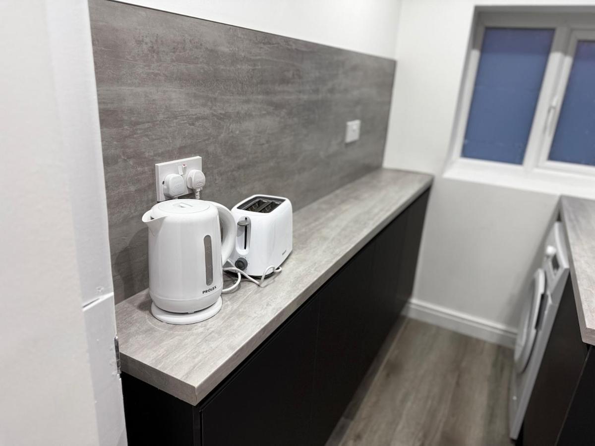 Betahouse -3br -pool Table -free Parking -spacious Apartment *