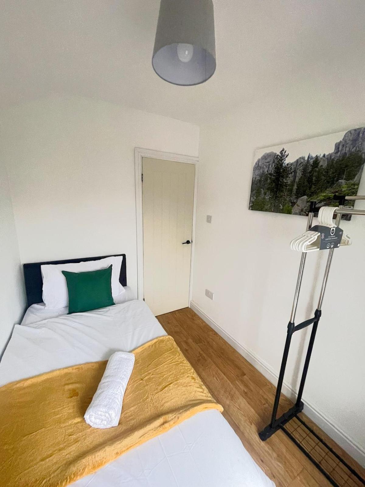 Apartment Betahouse -3br -pool Table -free Parking -spacious Manchester