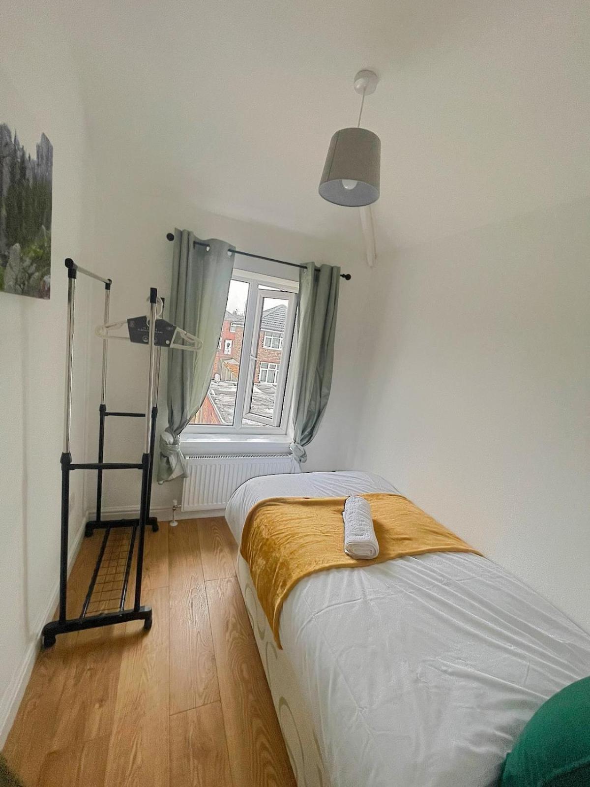 Betahouse -3br -pool Table -free Parking -spacious