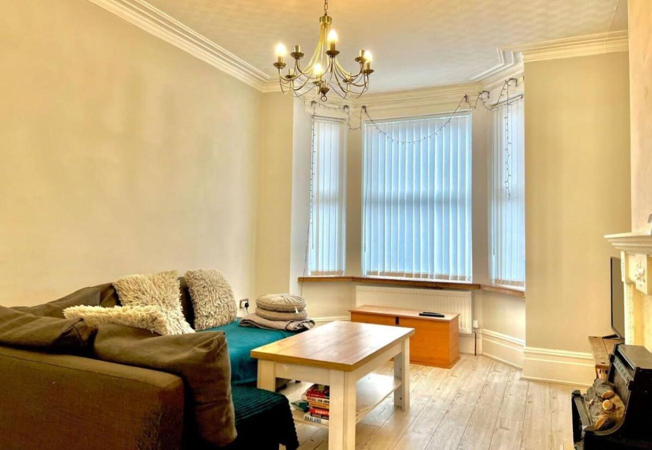 Coop Arena, Etihad & Center! Spacious! Luxurious Entire Home, Sleep 4 Manchester