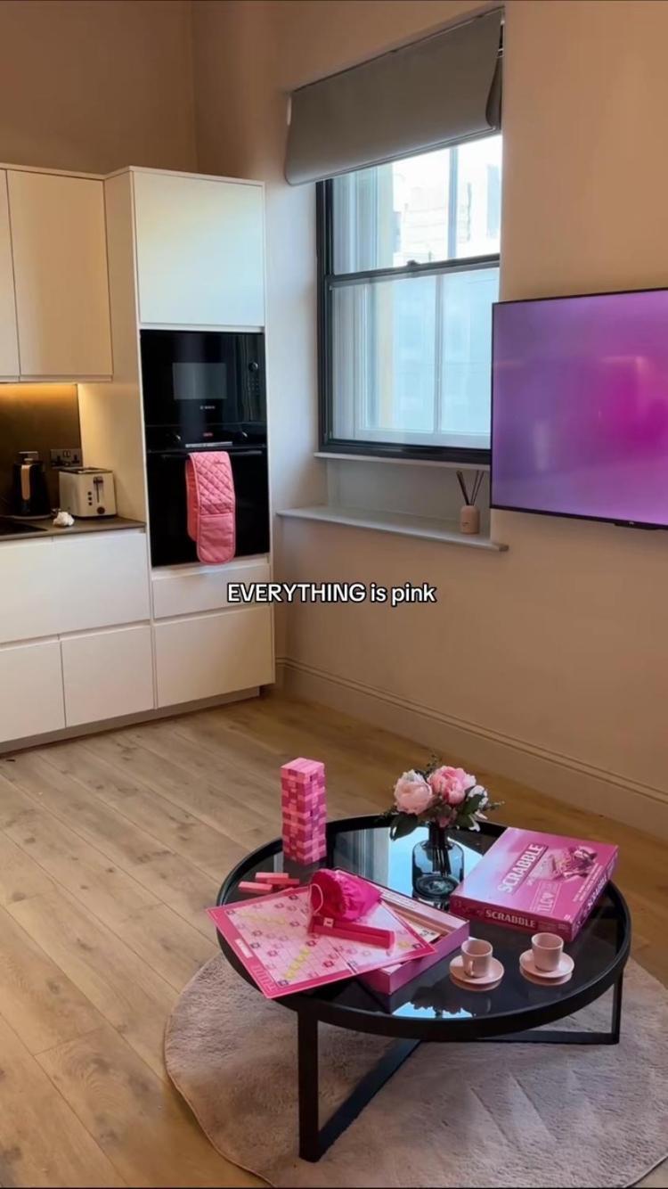 Pretty Pink Posh Penthouse * Manchester