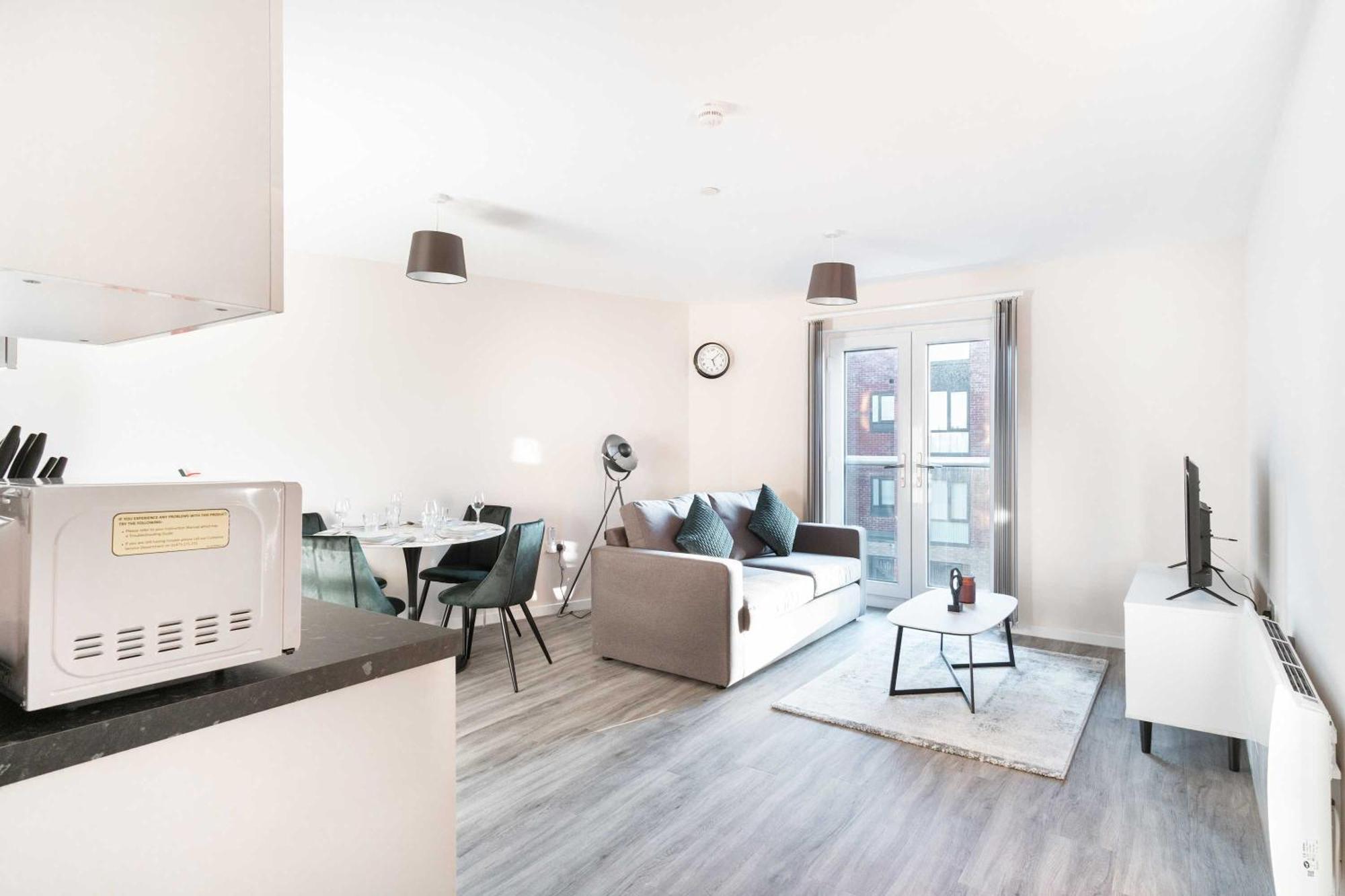 Apartment Fabulous 2 Bedroom *