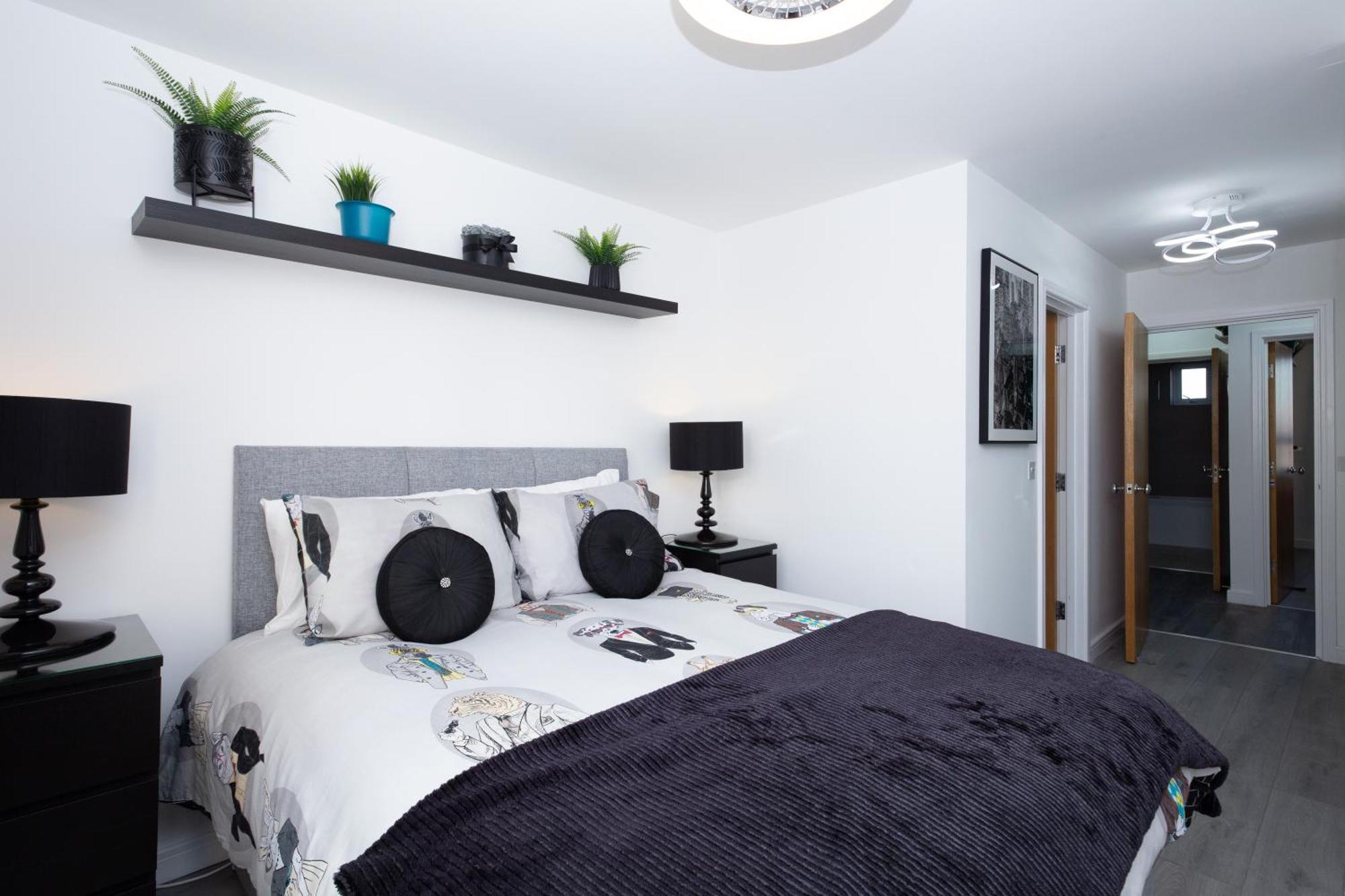 Waters Edge Apartment