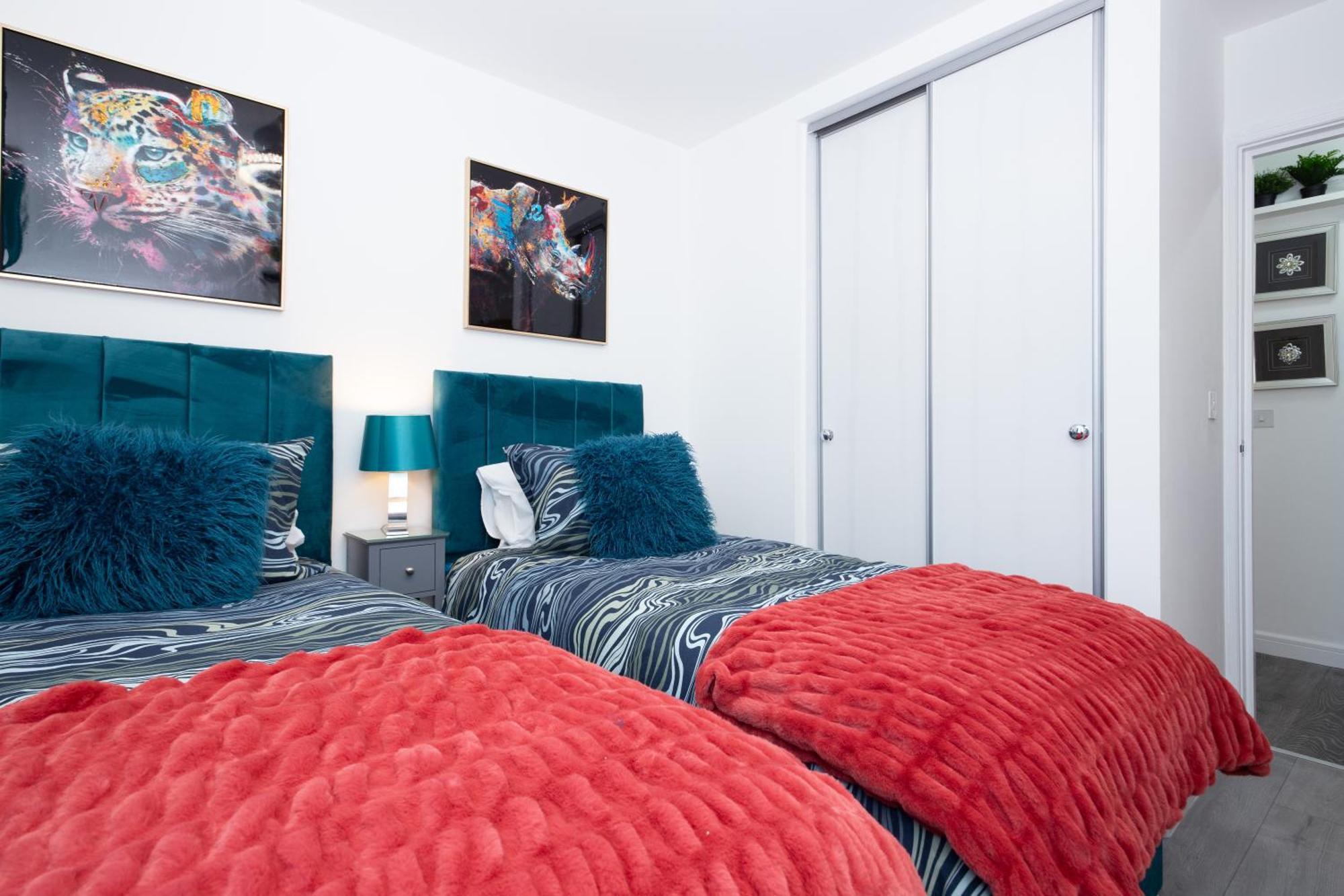 Waters Edge Apartment *