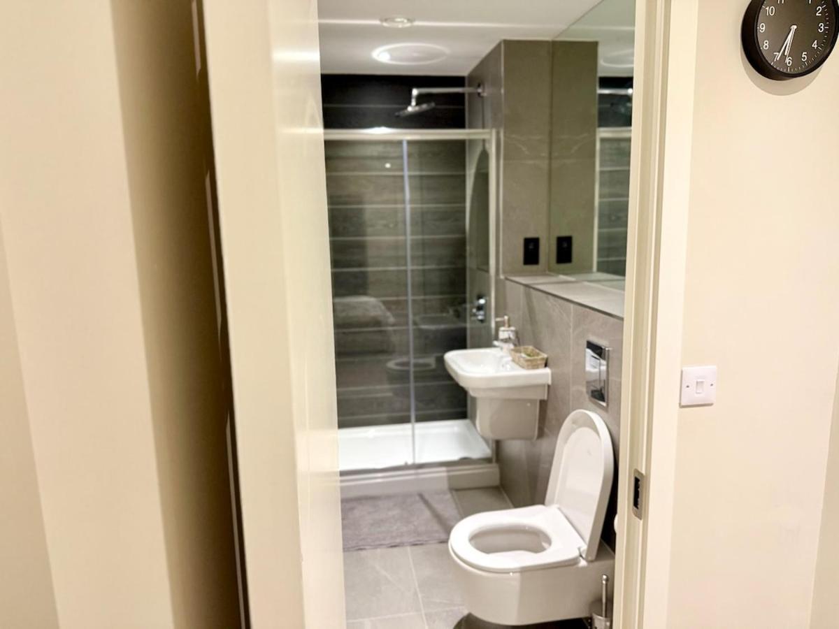 Newly Built 2br-2bath With Balcony In Mcr-sleeps4 * Manchester