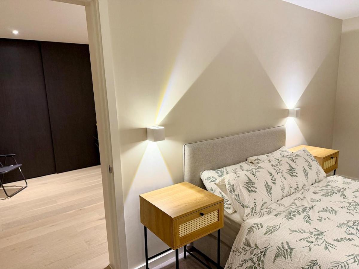 Newly Built 2br-2bath With Balcony In Mcr-sleeps4 *