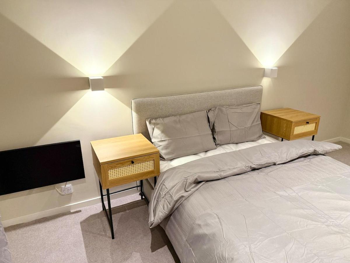 Newly Built 2br-2bath With Balcony In Mcr-sleeps4 Apartment Manchester