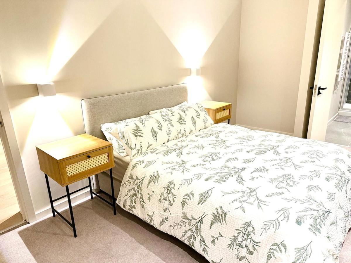 Newly Built 2br-2bath With Balcony In Mcr-sleeps4 * Manchester