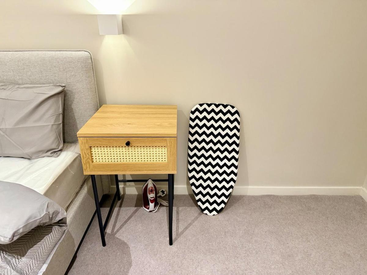Apartment Newly Built 2br-2bath With Balcony In Mcr-sleeps4 Manchester