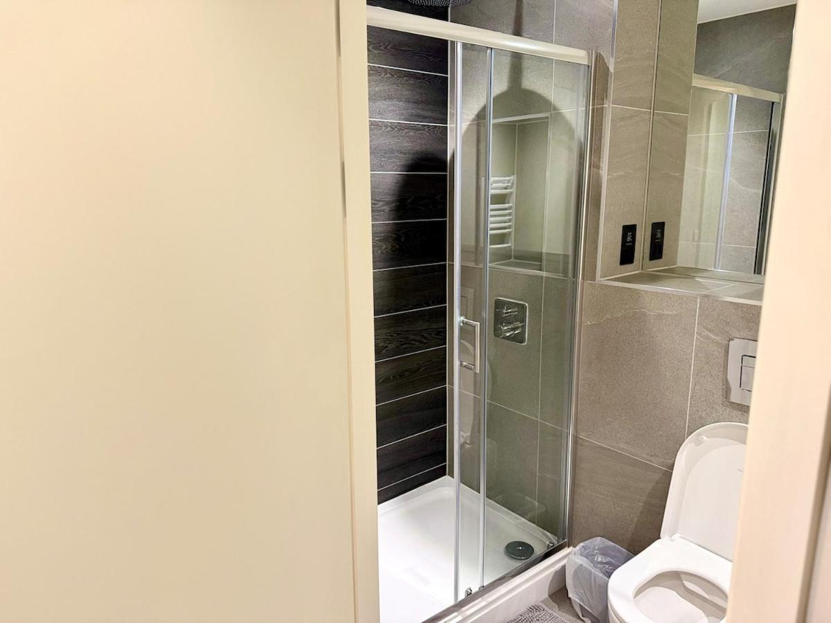 Newly Built 2br-2bath With Balcony In Mcr-sleeps4 Manchester