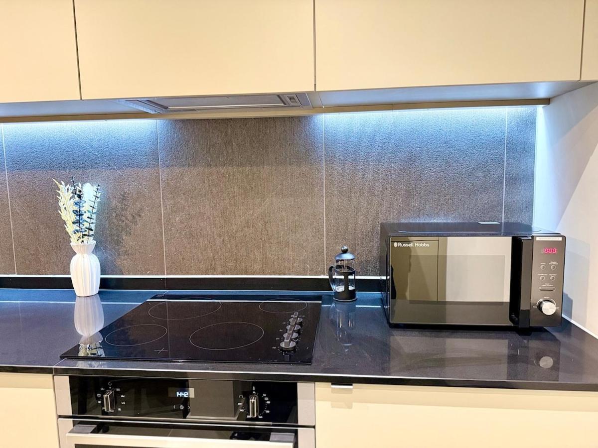 Newly Built 2br-2bath With Balcony In Mcr-sleeps4 Manchester