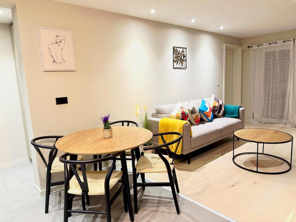 Newly Built 2br-2bath With Balcony In Mcr-sleeps4 Manchester