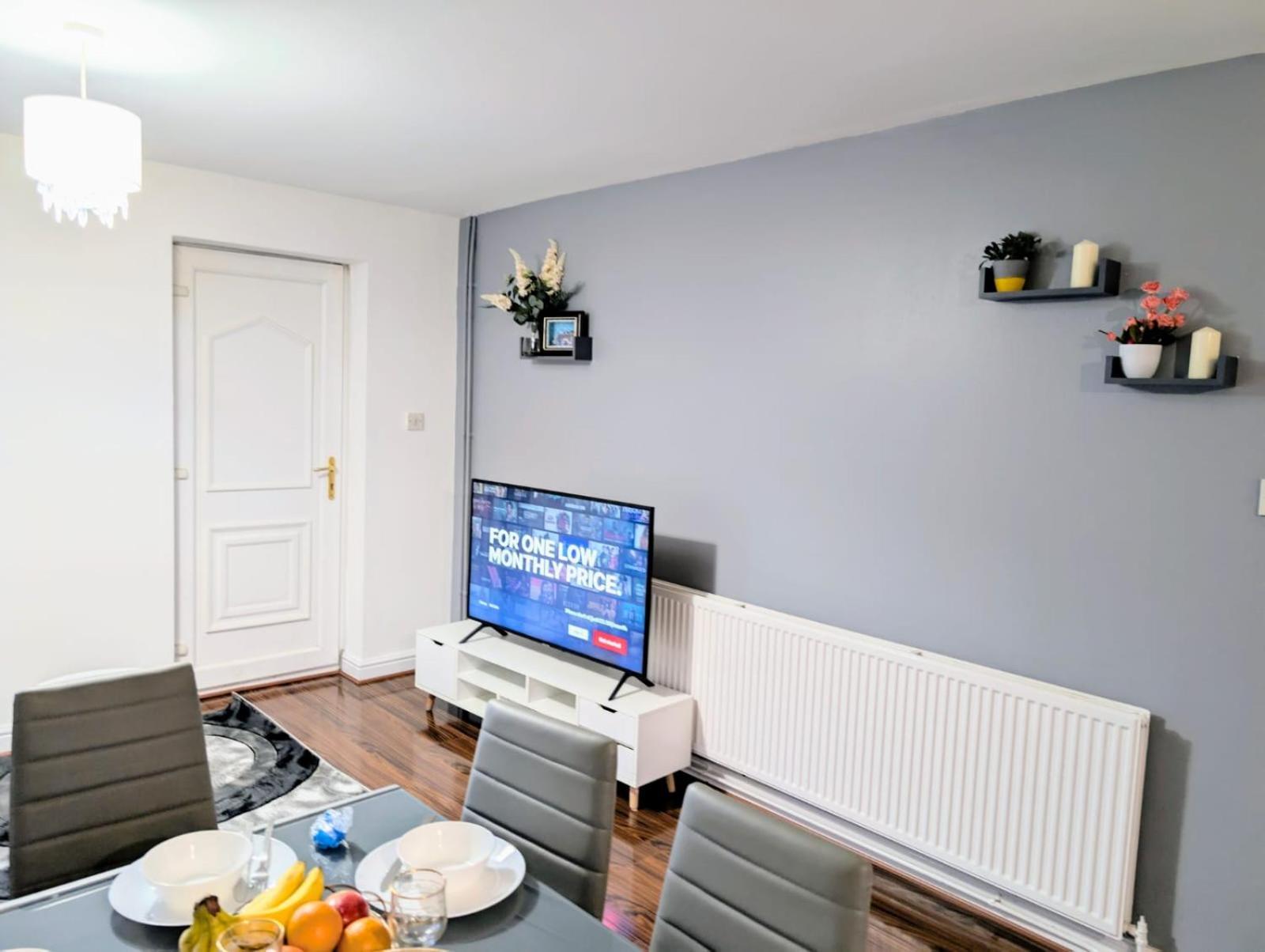 Lovely 5 Bedroom House In Centre With Free Parking! Holiday home