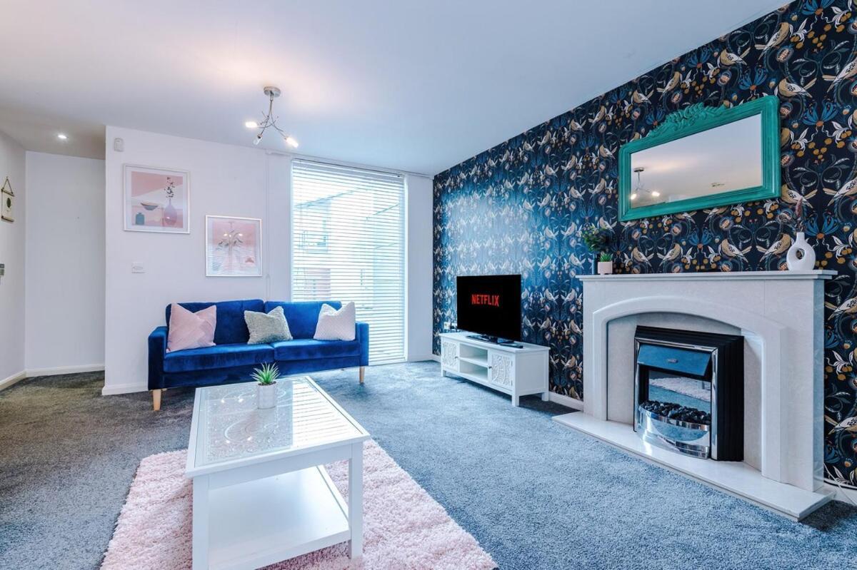 Holiday home Three Bedroom House By Brookland Serviced Short Lets Leeds With Free Wifi *