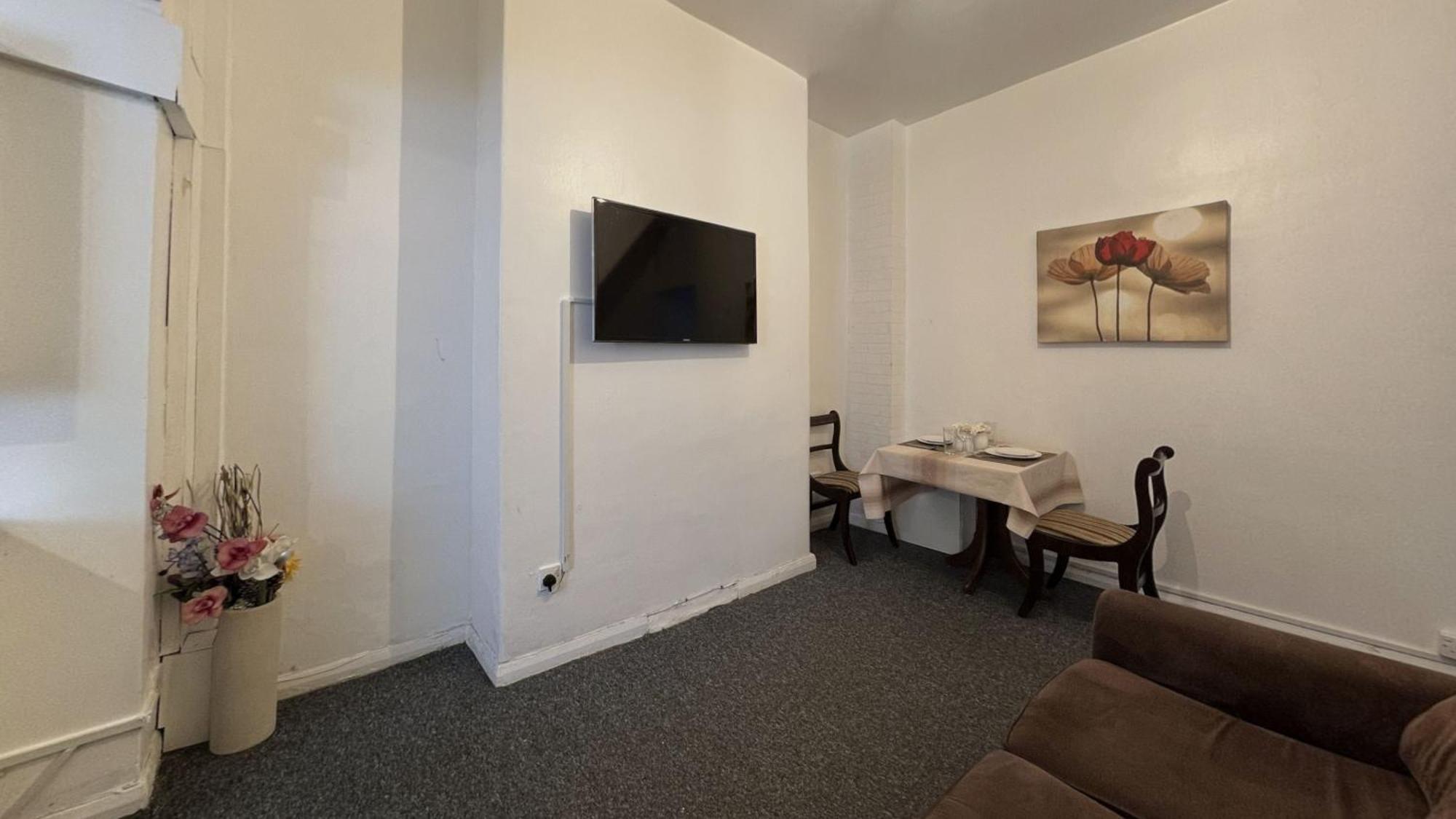 Amazing And Immaculate 2-bed House In Holiday home *