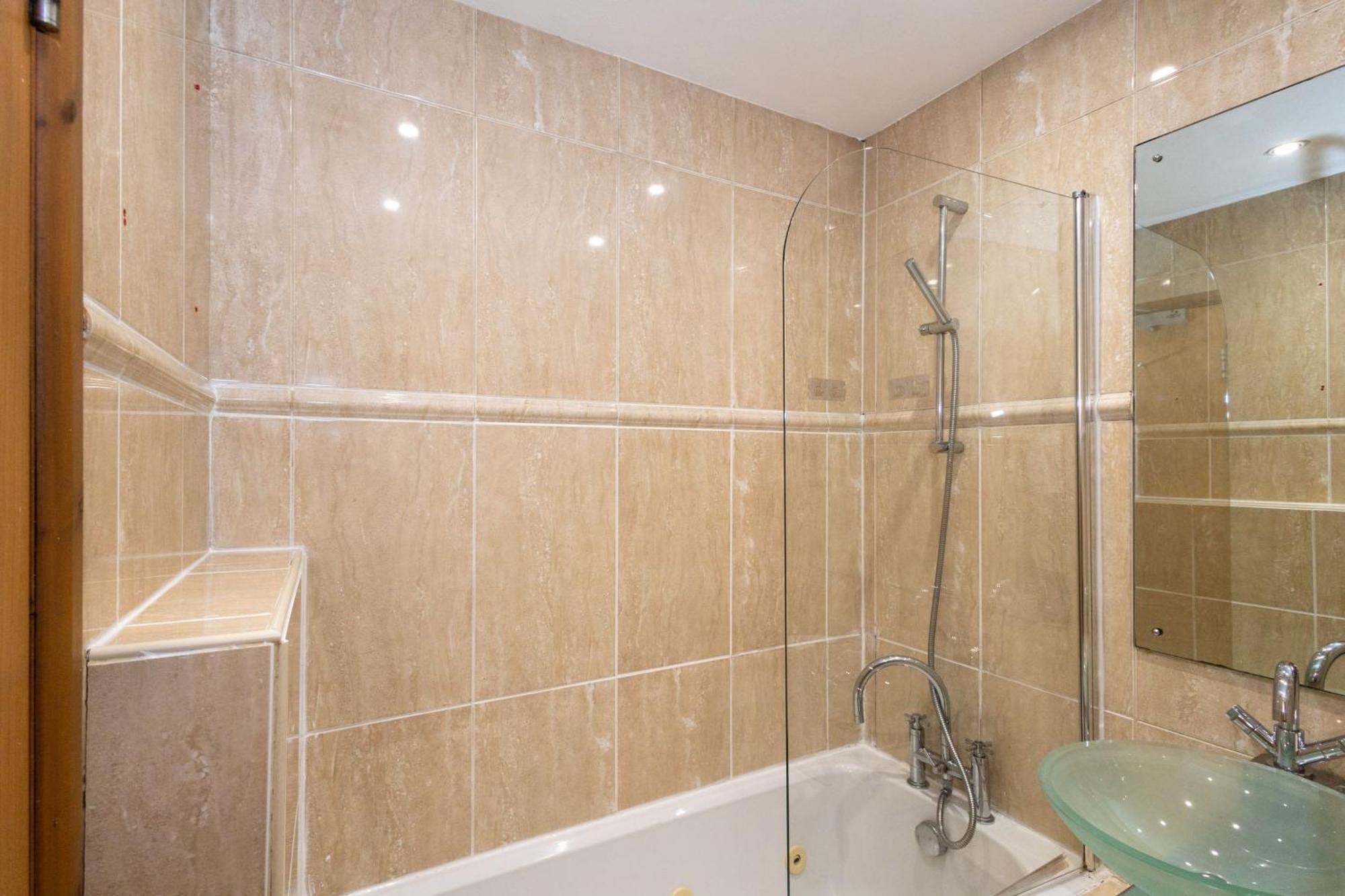 Pillo - Abbey Grove Apartment Manchester