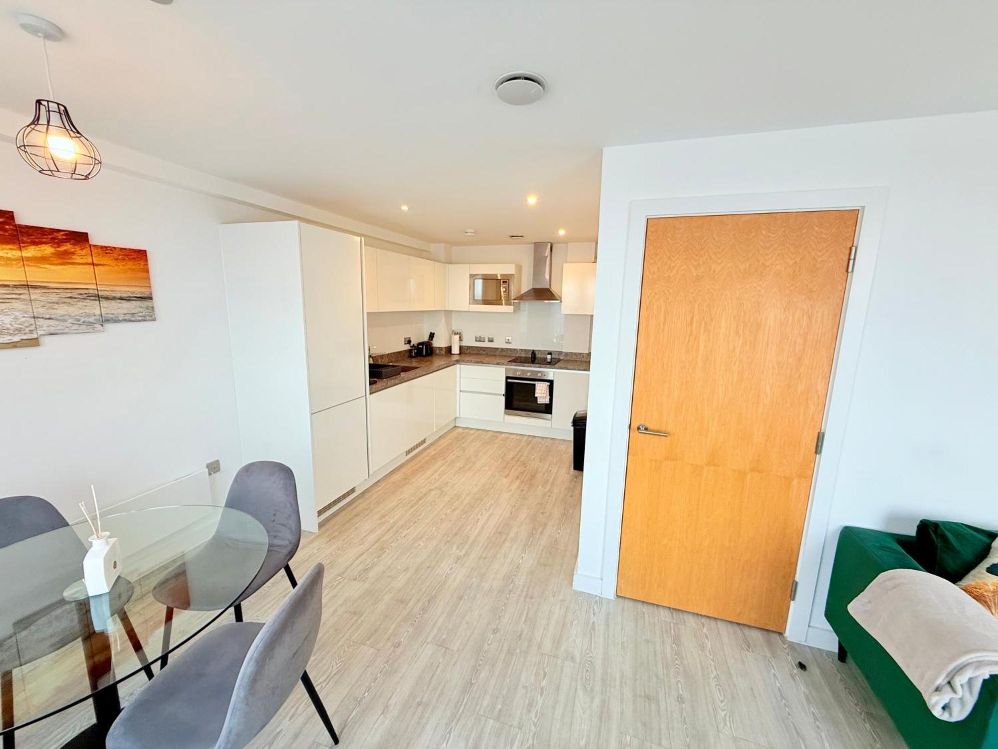 2br Duplex In Salford Mcr Sleeps4 Video In Photos Apartment Manchester