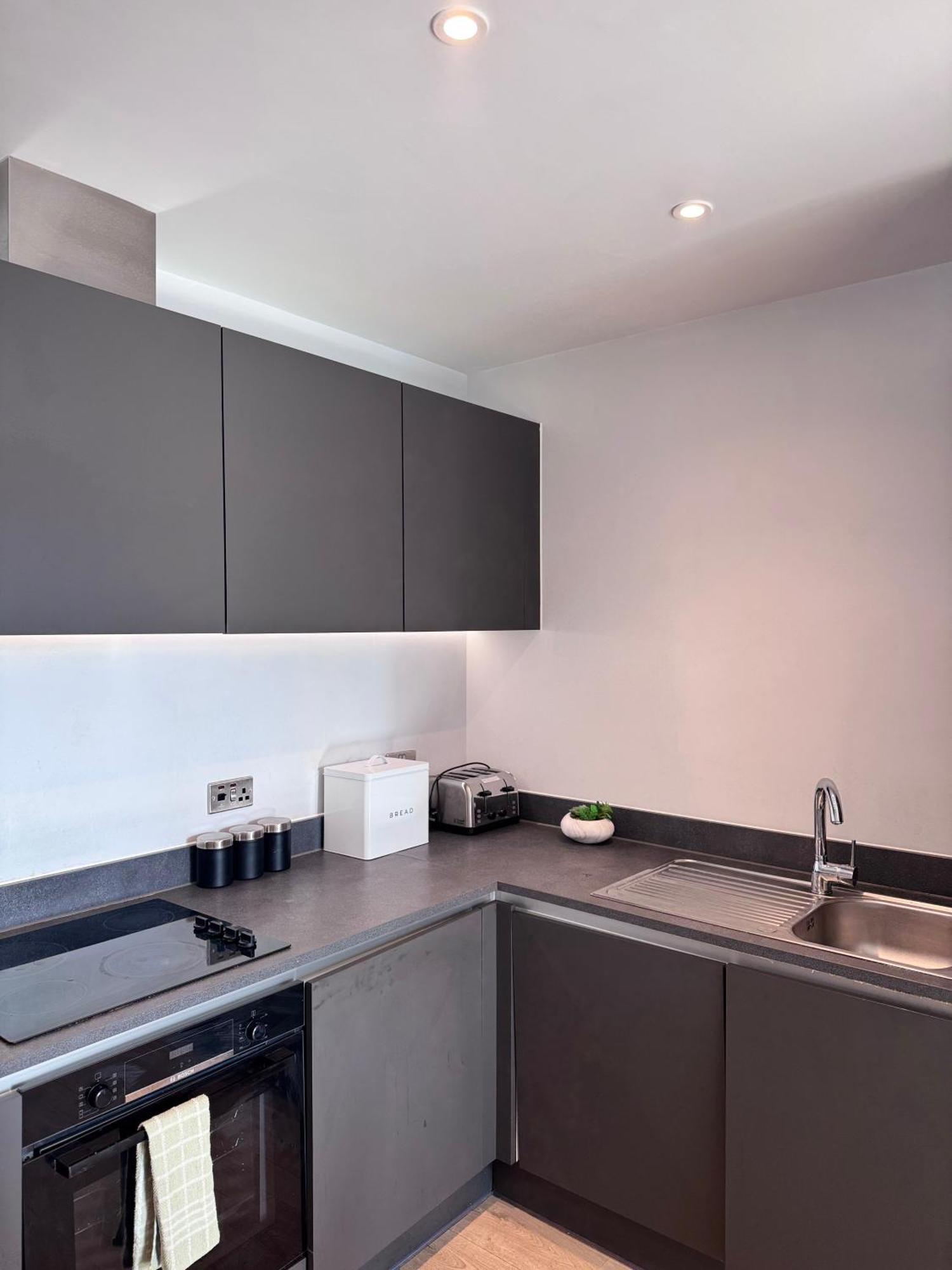 Lucid Apartment *