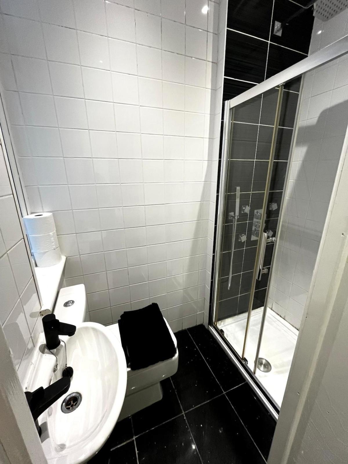 The 3-bed Luxe Sanctuary - Free Parking & Office * Manchester