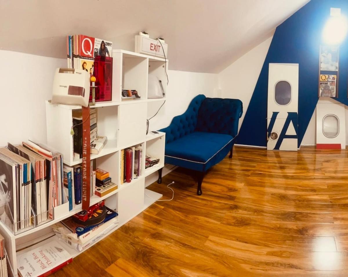 The 3-bed Luxe Sanctuary - Free Parking & Office Holiday home *