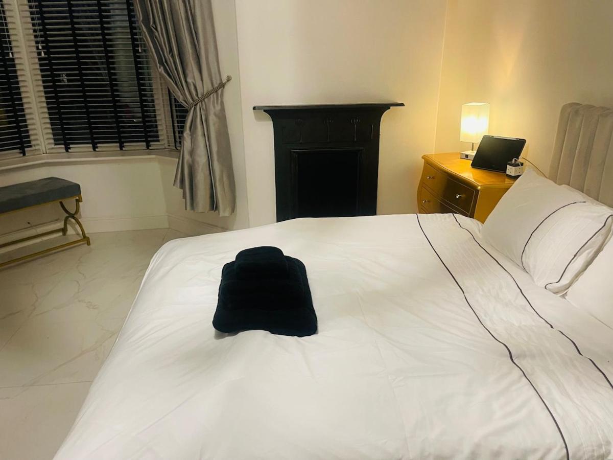 The 3-bed Luxe Sanctuary - Free Parking & Office