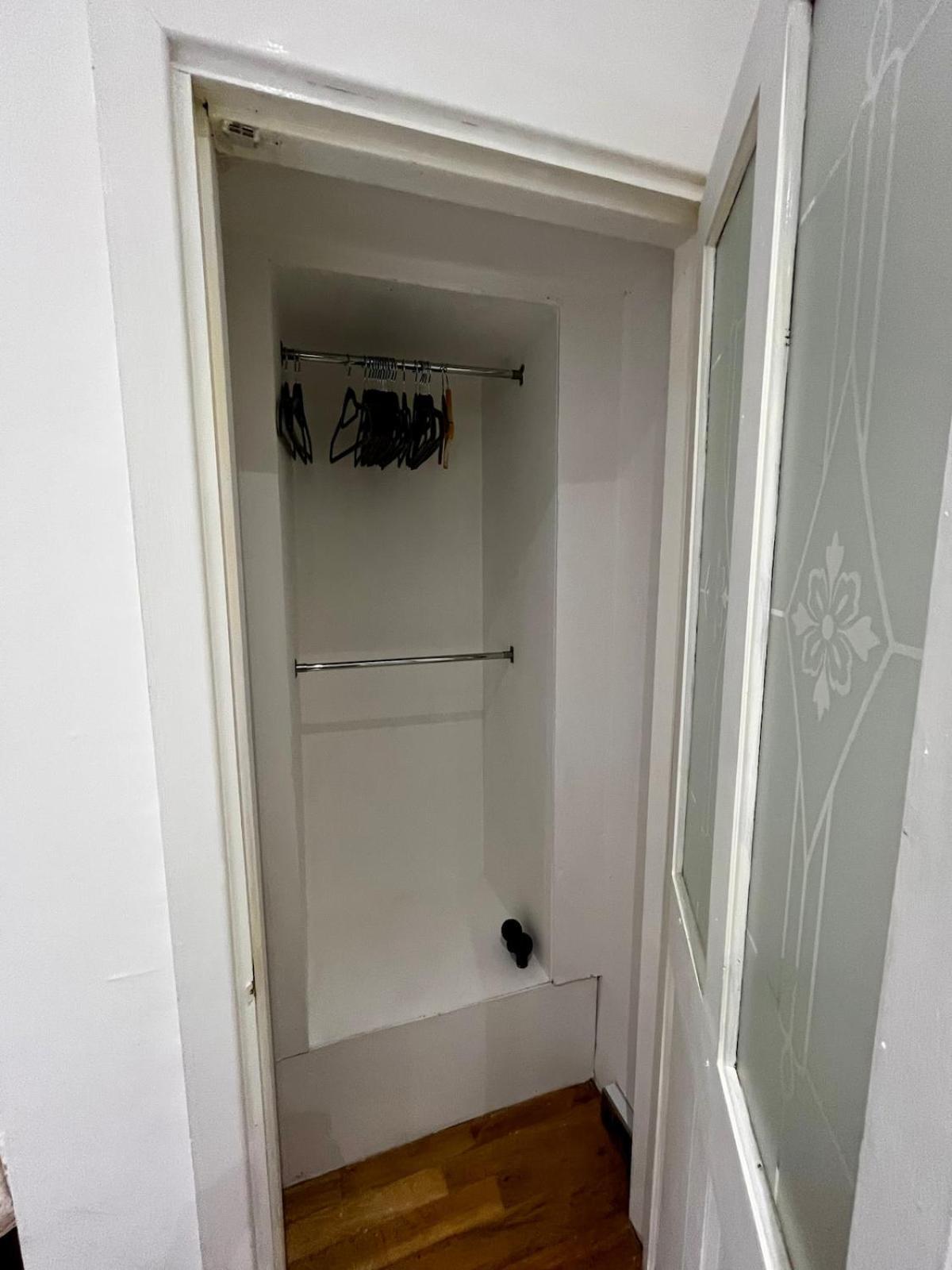 Holiday home The 3-bed Luxe Sanctuary - Free Parking & Office *