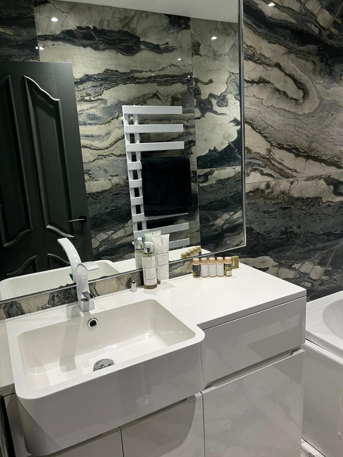 Holiday home The 3-bed Luxe Sanctuary - Free Parking & Office Manchester
