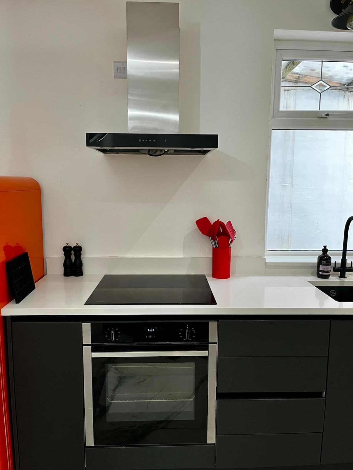 Holiday home The 3-bed Luxe Sanctuary - Free Parking & Office Manchester