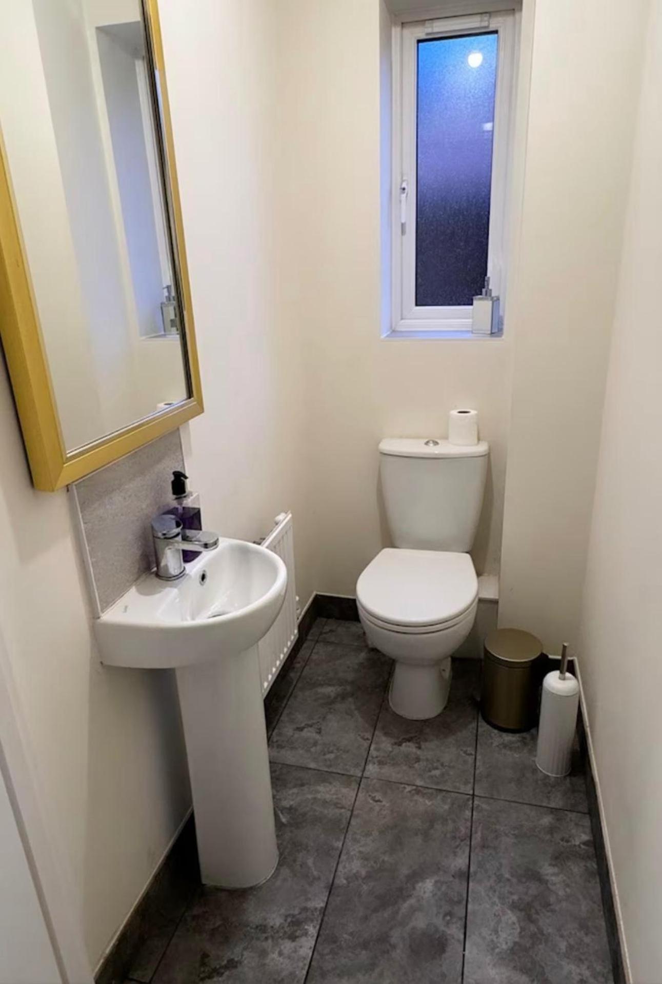 Stylish House Retreat In * Manchester