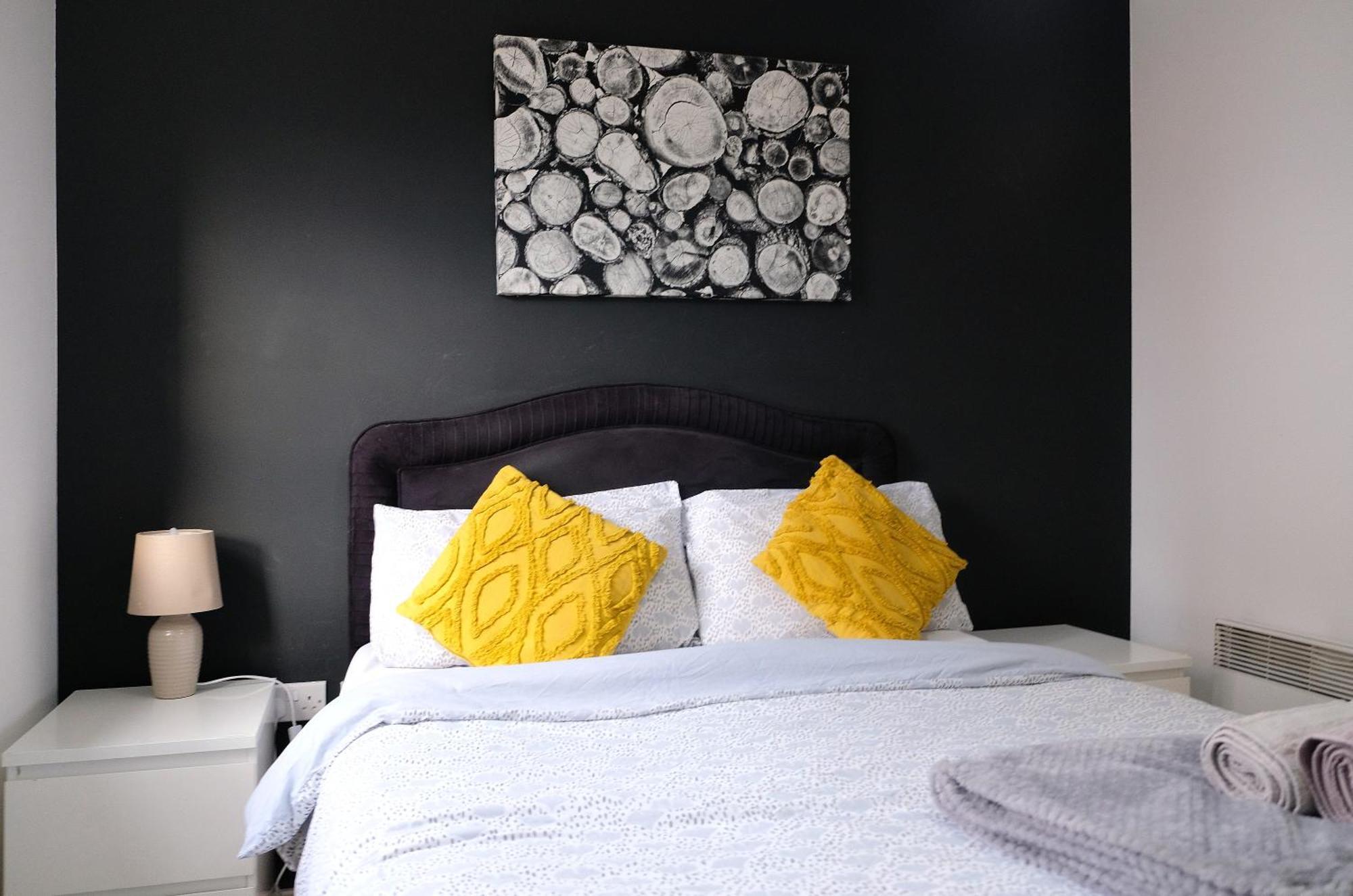 Lord Street With Free Parking & Wifi- Salford Uni, Victoria Station, Ao Arena Apartment Manchester