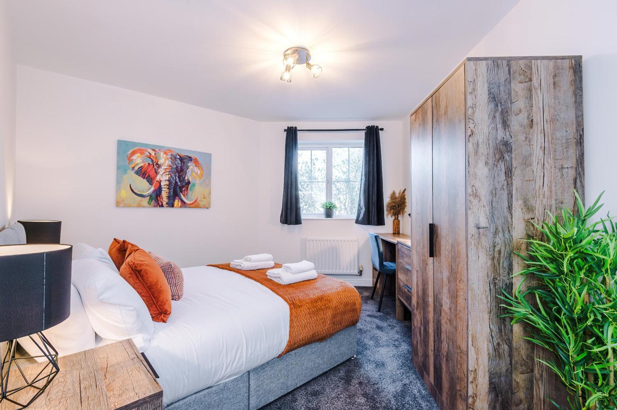 New!- 4 Bed 3 Bath House In By Greenstay Serviced - Free Parking - Fast 250 Mbps Wi-fi - Ideal For Business, Families & Groups - Close To Centre, Airport, Etihad Stadium * Manchester