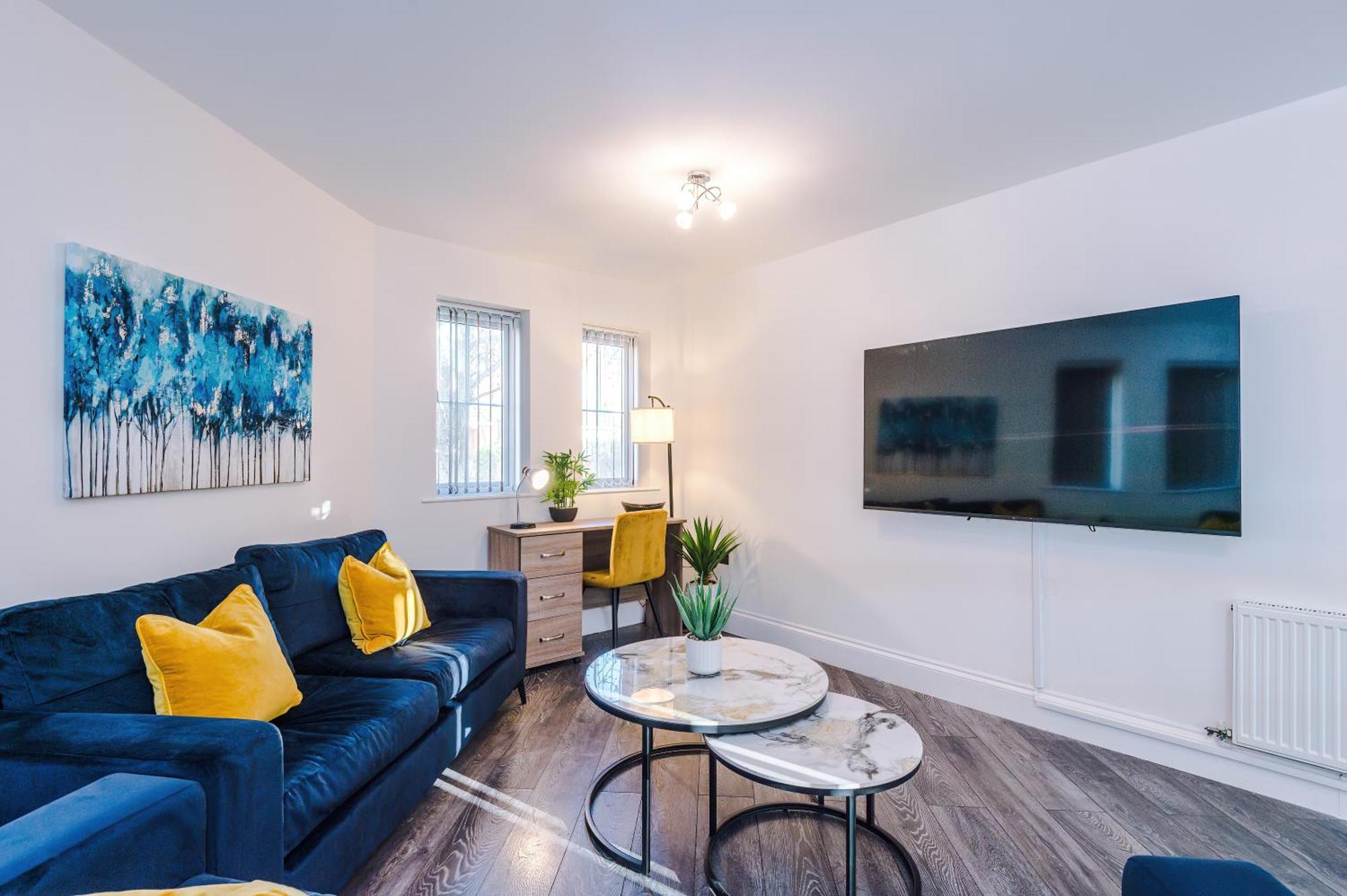 New!- 4 Bed 3 Bath House In By Greenstay Serviced - Free Parking - Fast 250 Mbps Wi-fi - Ideal For Business, Families & Groups - Close To Centre, Airport, Etihad Stadium * Manchester