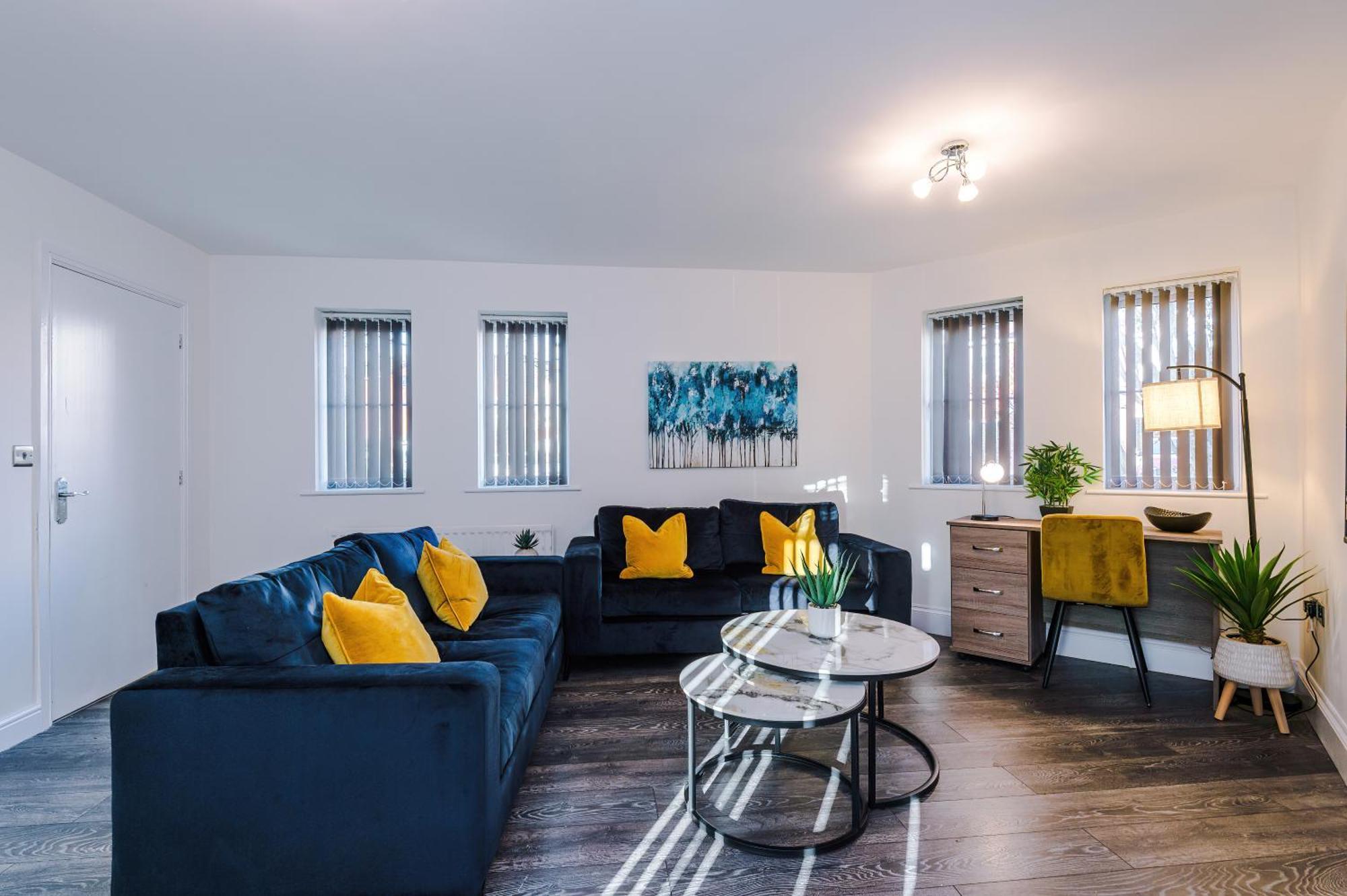 New!- 4 Bed 3 Bath House In By Greenstay Serviced - Free Parking - Fast 250 Mbps Wi-fi - Ideal For Business, Families & Groups - Close To Centre, Airport, Etihad Stadium Holiday home Manchester