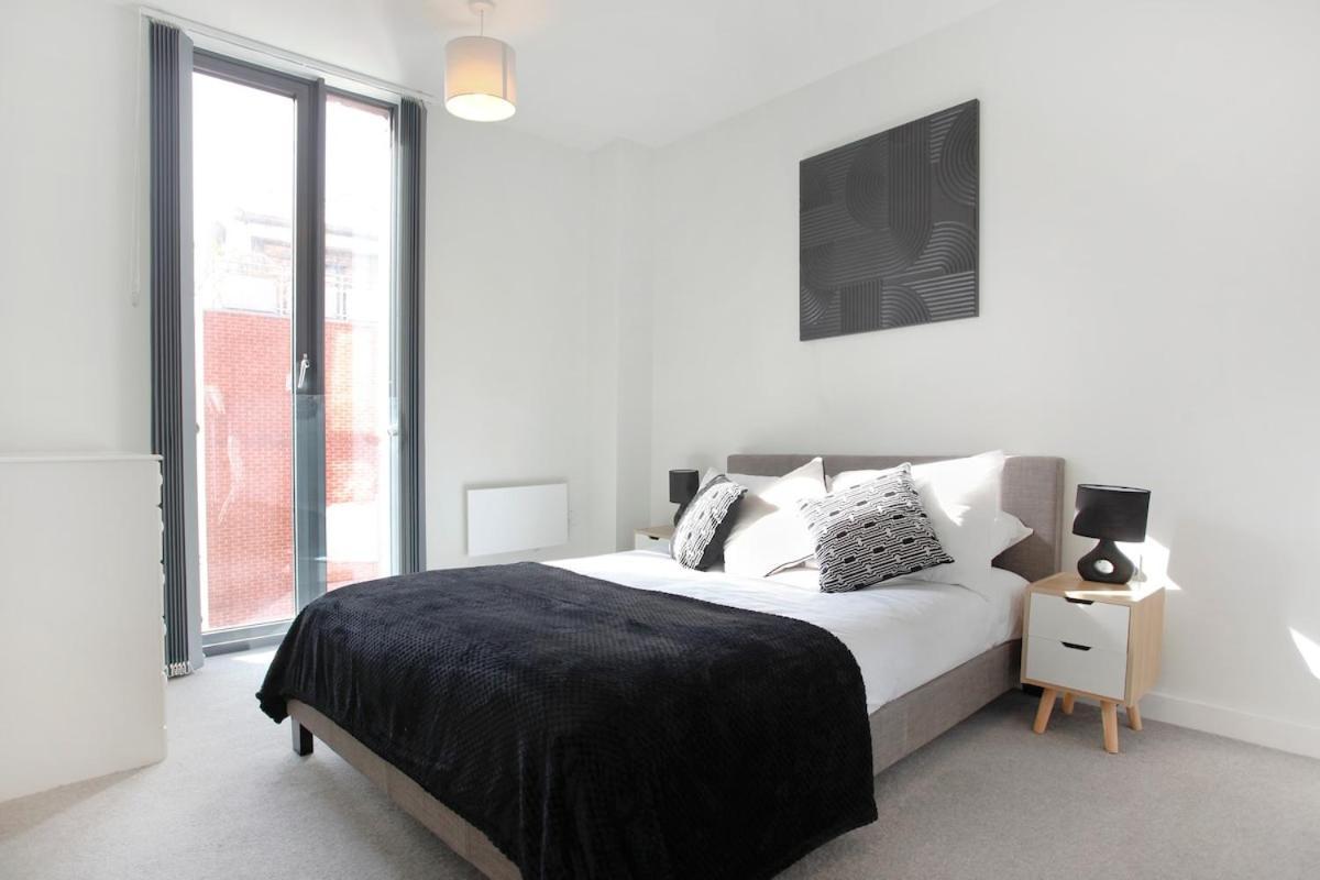 The Obsidian - 1 Bdr Flat Apartment *