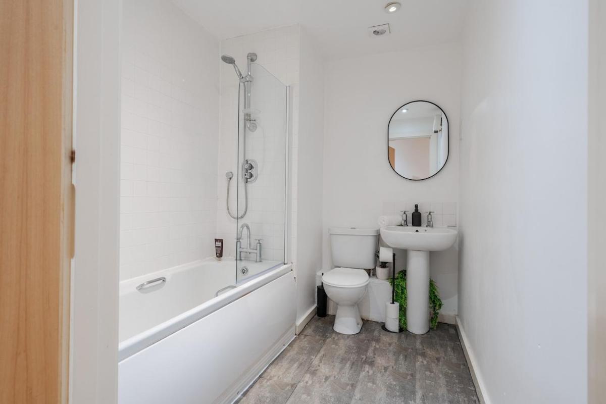 Luxury 2 Bed Centre Free Parking