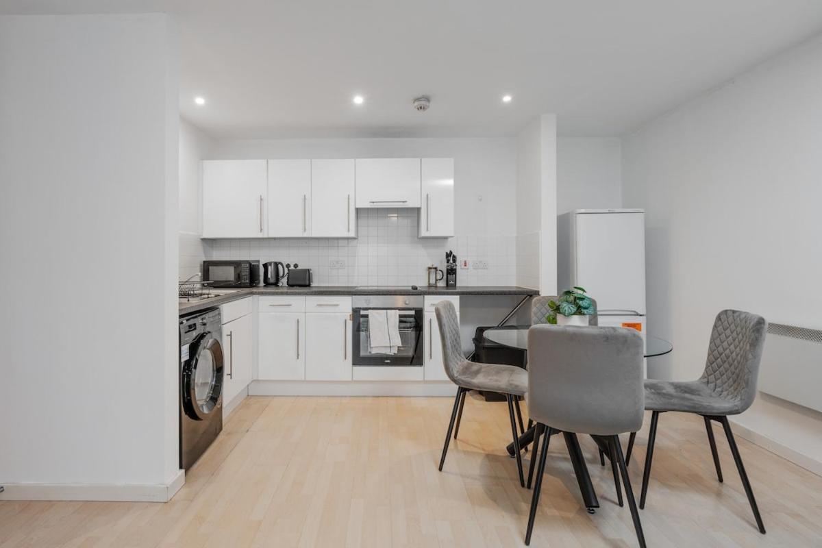 Apartment Luxury 2 Bed Centre Free Parking *