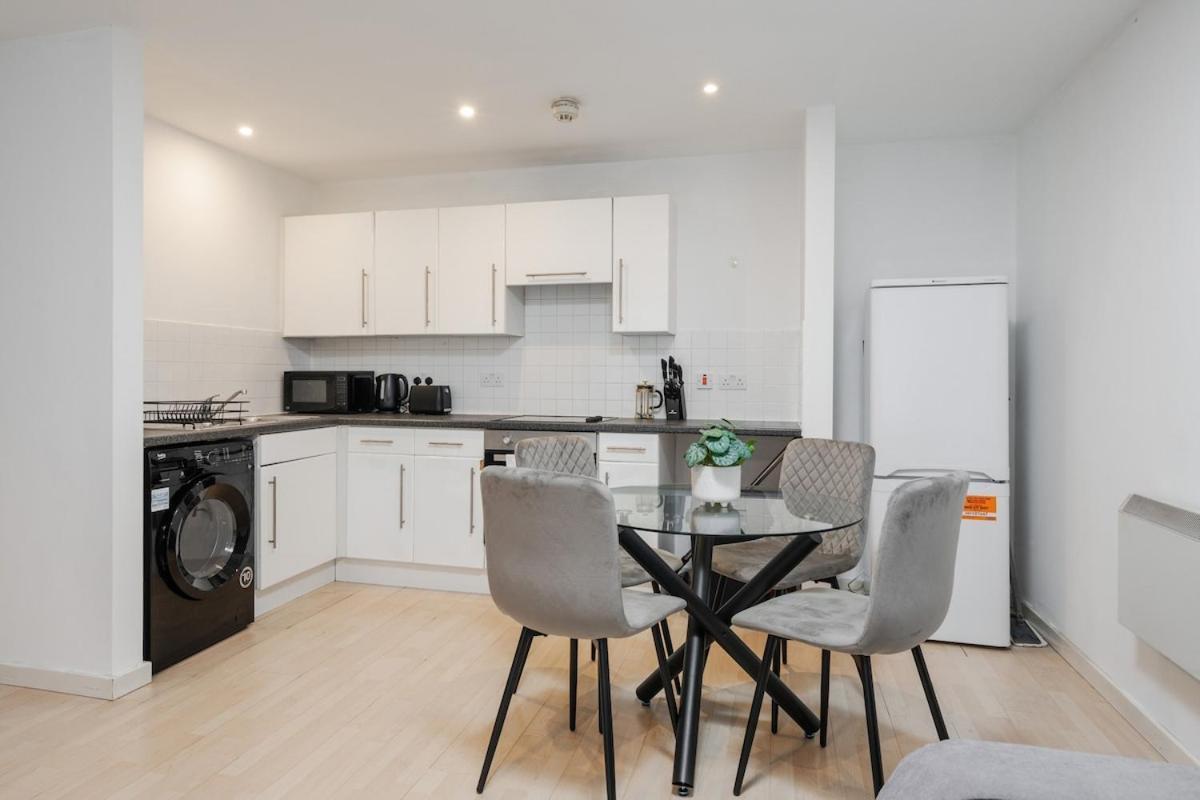 Apartment Luxury 2 Bed Centre Free Parking