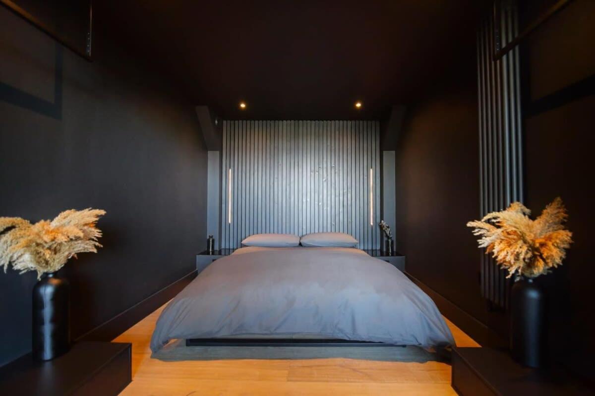Apartment Noir By The Heim Residences