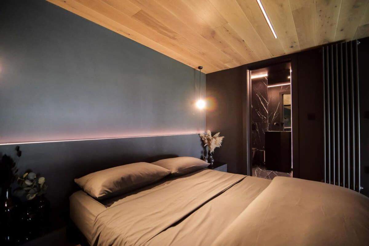 Noir By The Heim Residences Apartment *