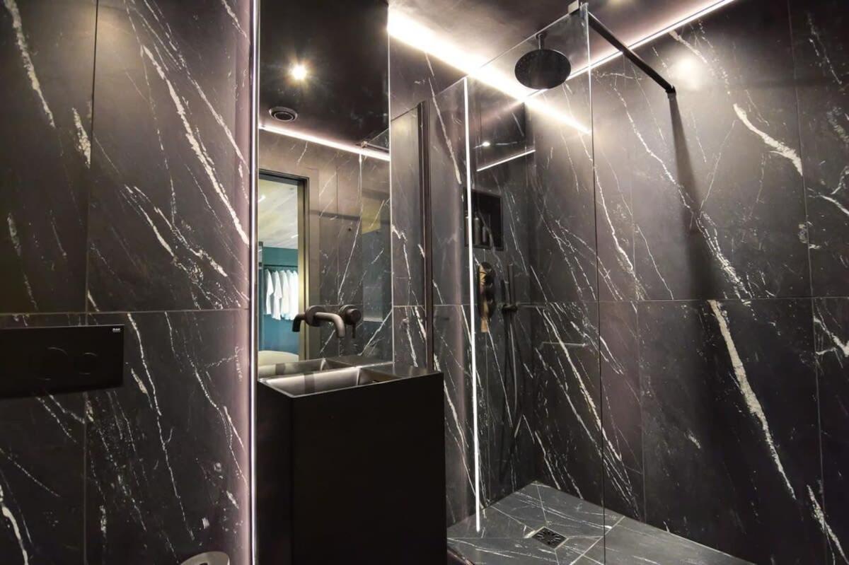 Noir By The Heim Residences