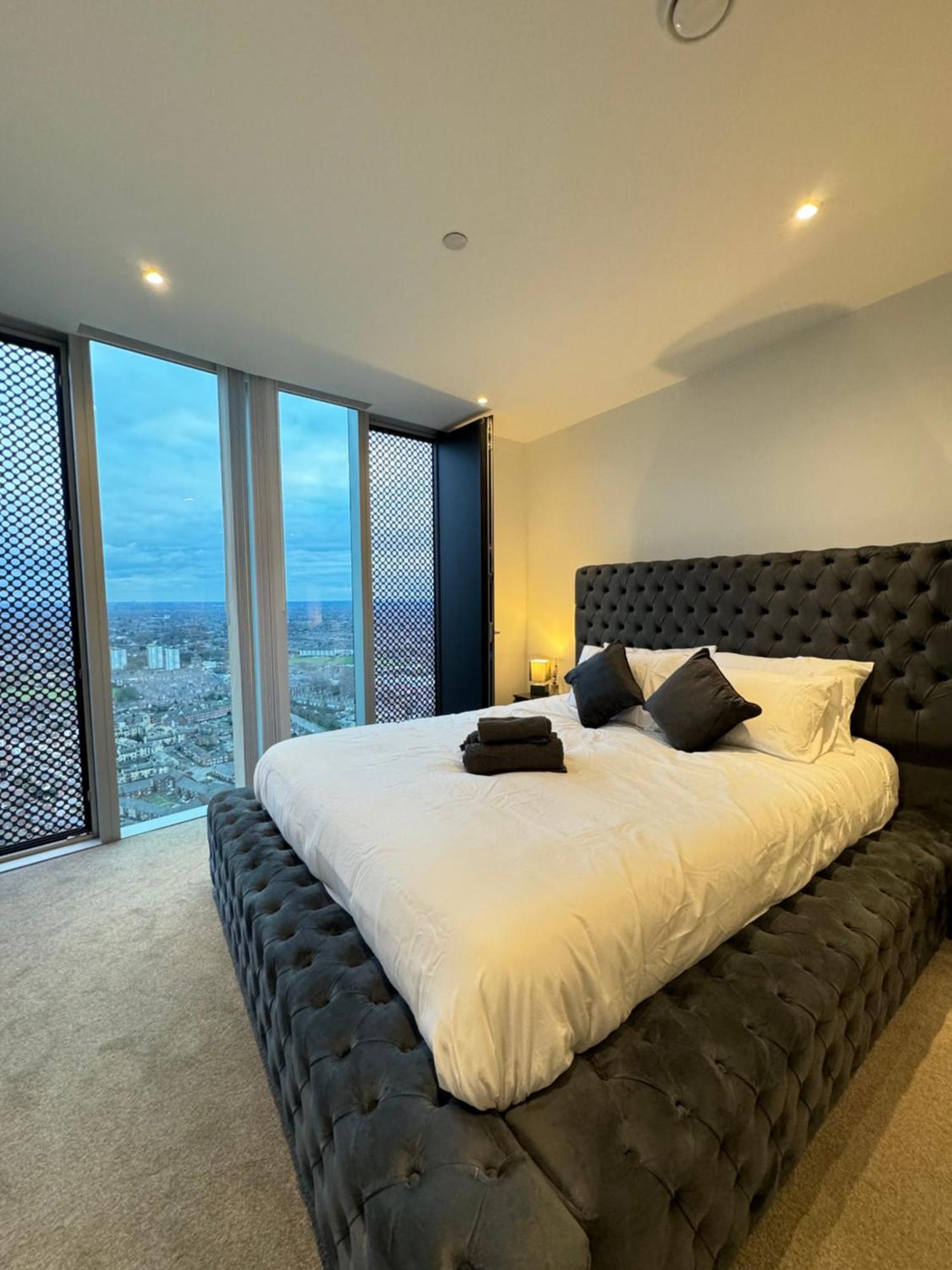 3 Bedroom Penthouse In The City Centre Deansgate New Build High Floor
