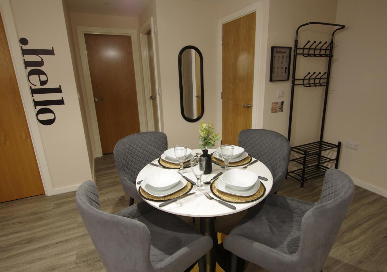 Apartment 2 Bed 2 Bath Close To Ctre Sleeps 5 -free Parking *