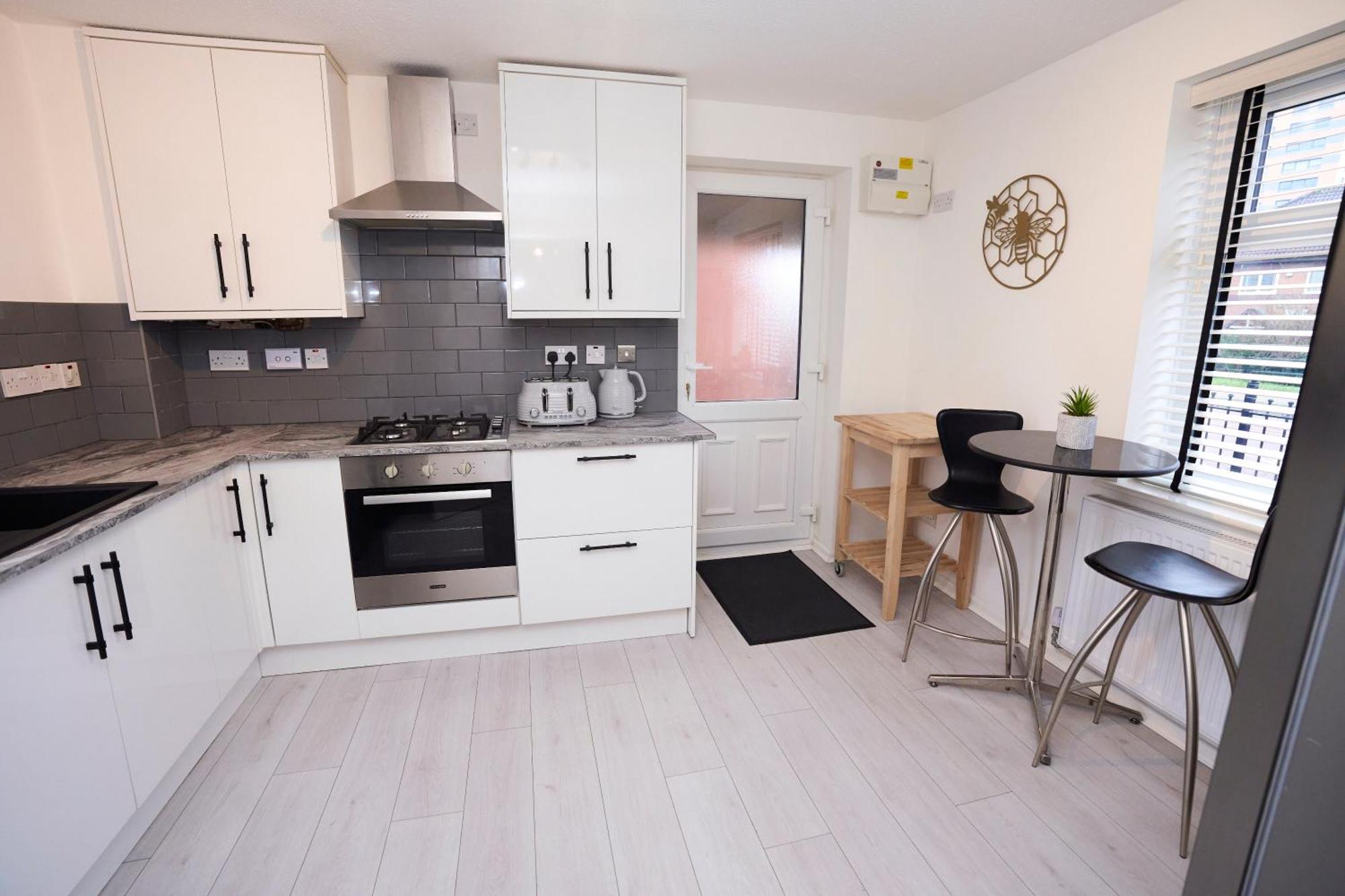 Spacious 2-bed Near Centre, Fast Wifi Holiday home *