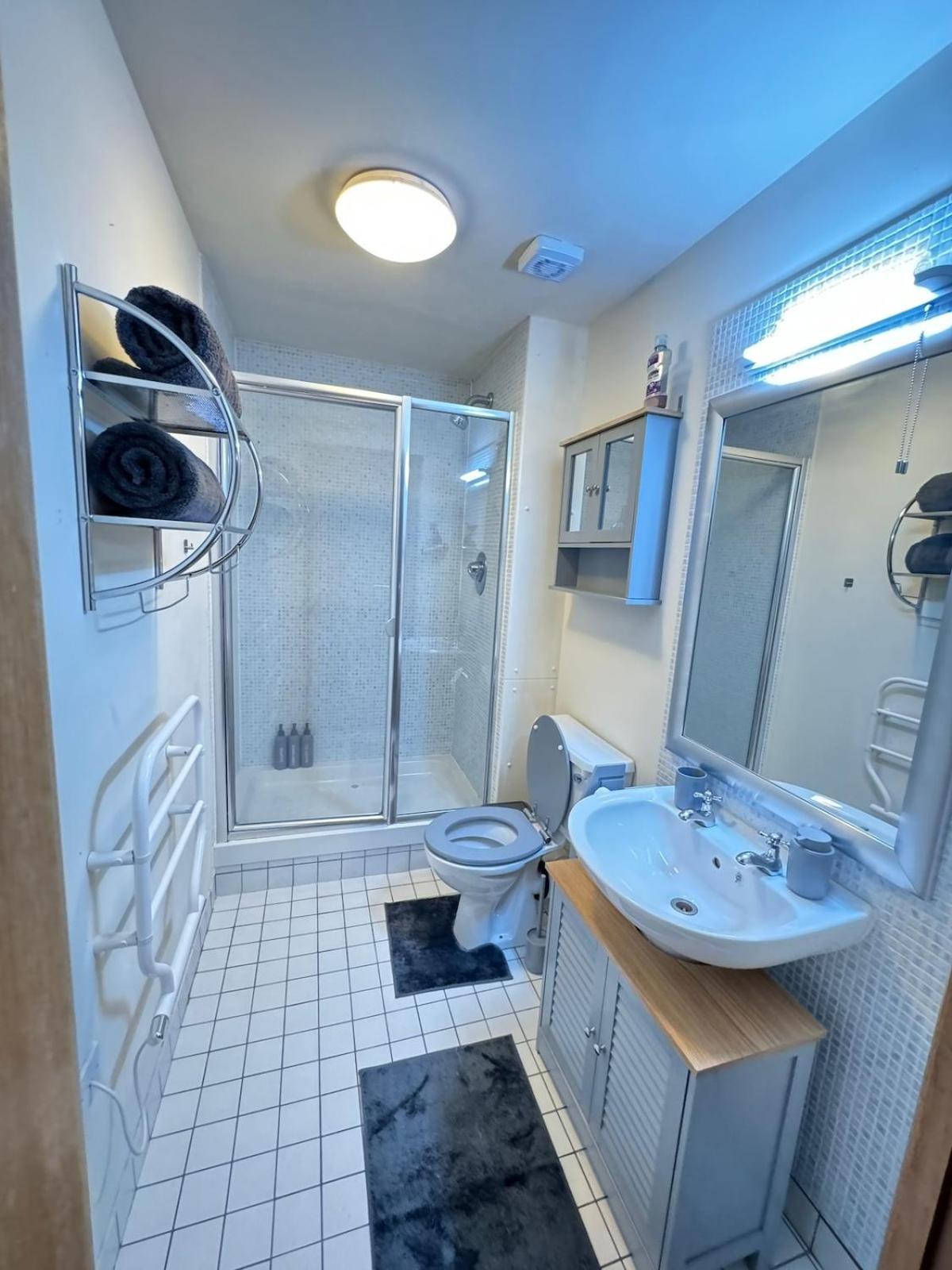 Spacious 2-bed Flat Next To Piccadilly Station, Mcr