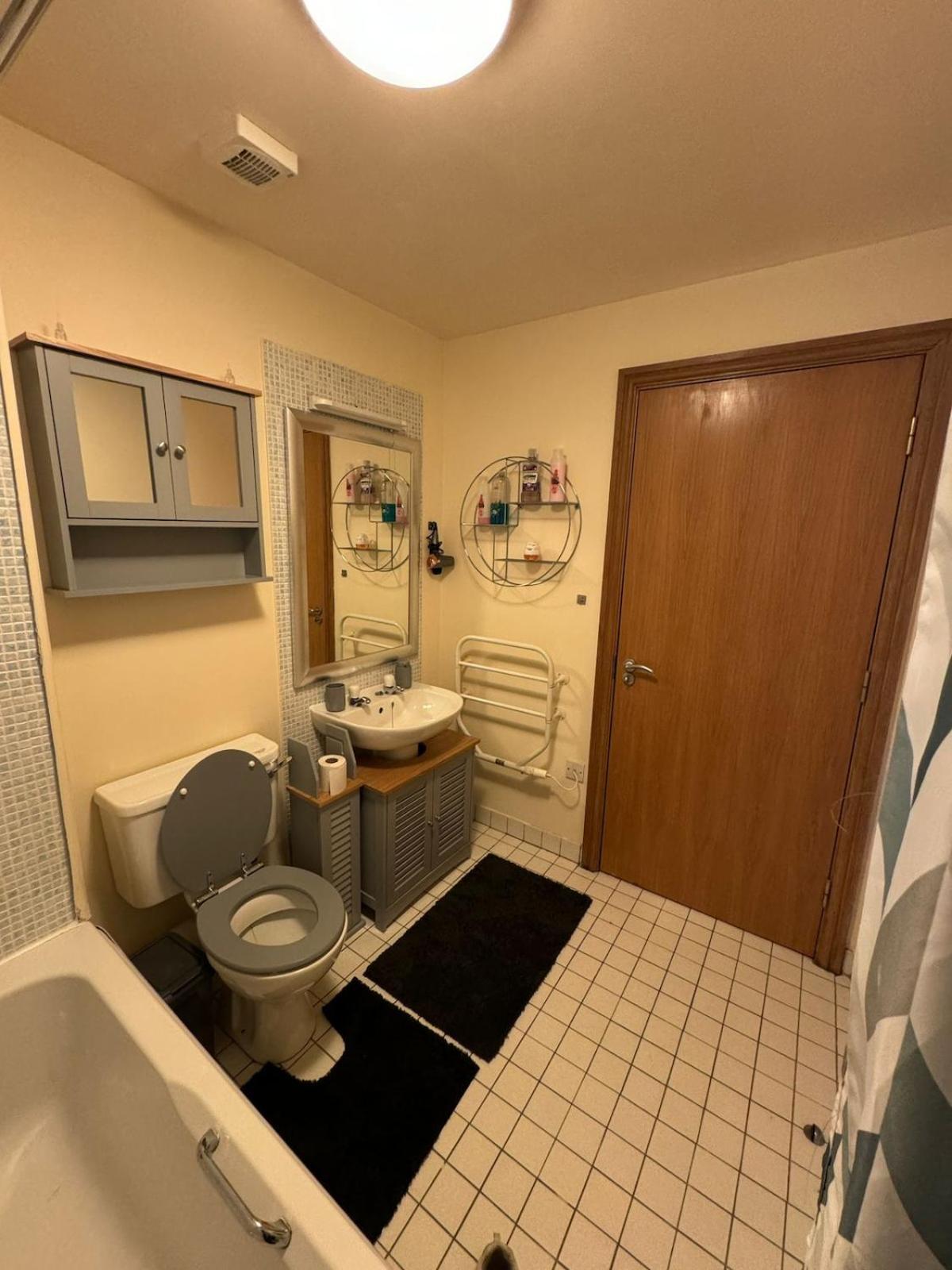 Apartment Spacious 2-bed Flat Next To Piccadilly Station, Mcr Manchester