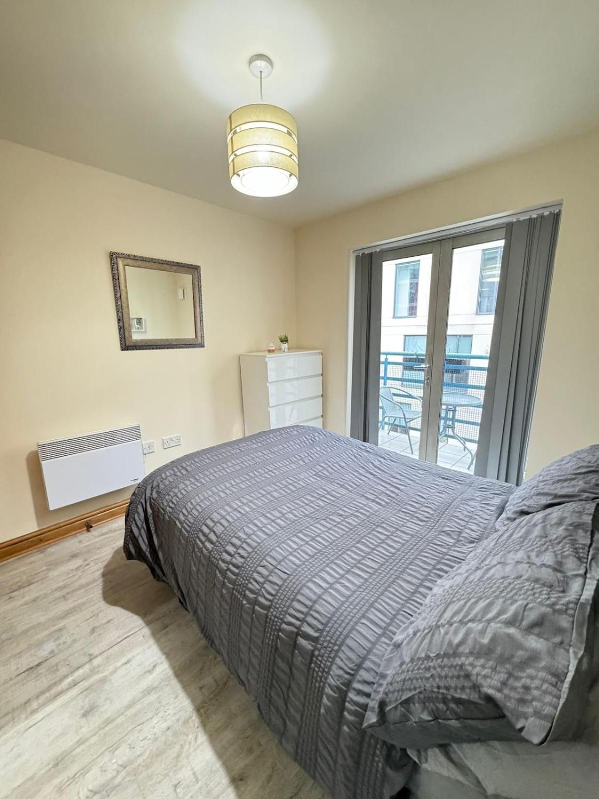 Spacious 2-bed Flat Next To Piccadilly Station, Mcr