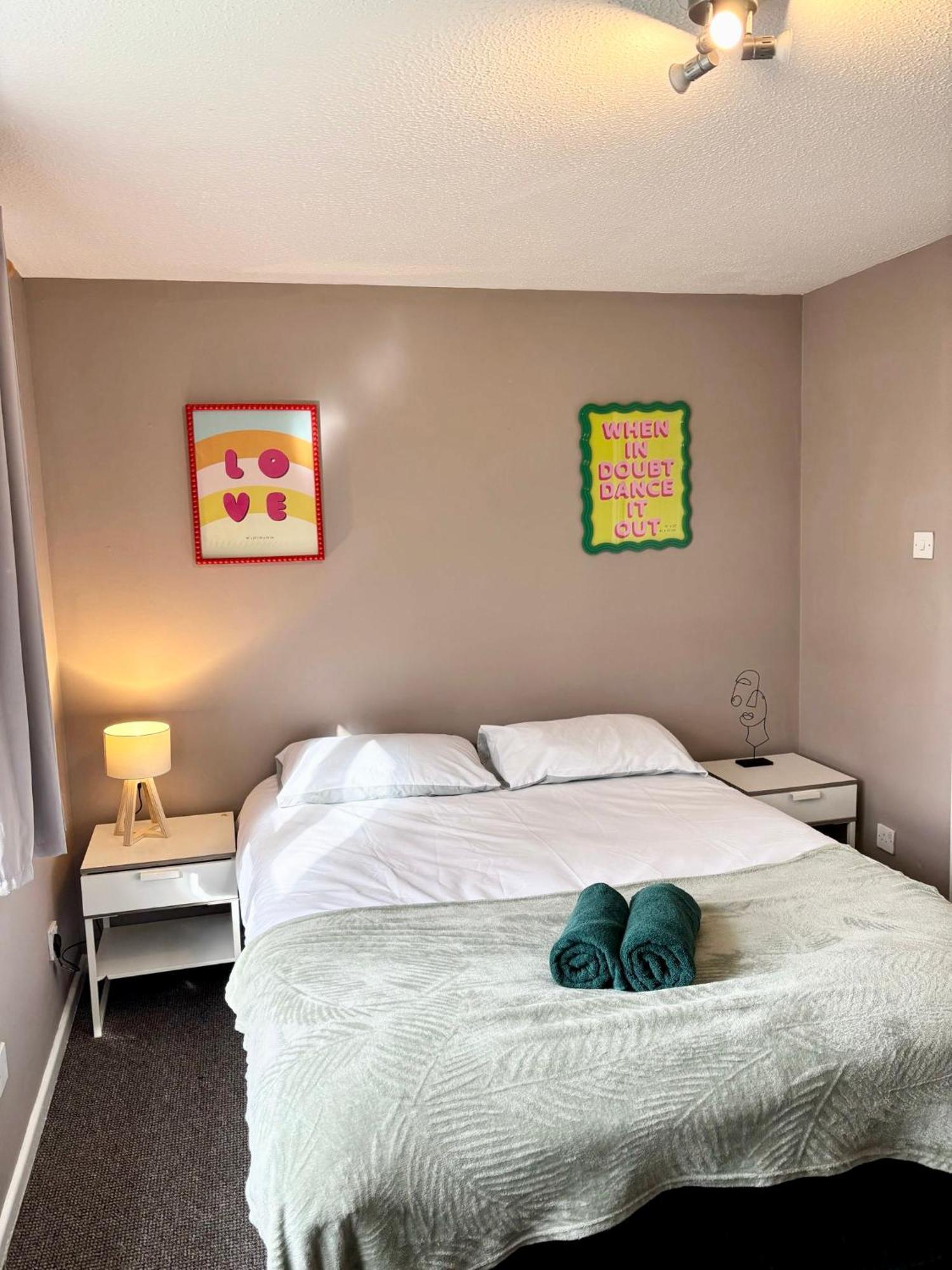 Stylish 2 Bed Centre