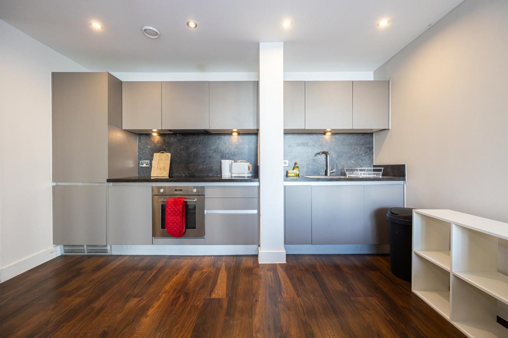 2 Bed Flat In Centre Near Oxford Road O2 Ritz Manchester