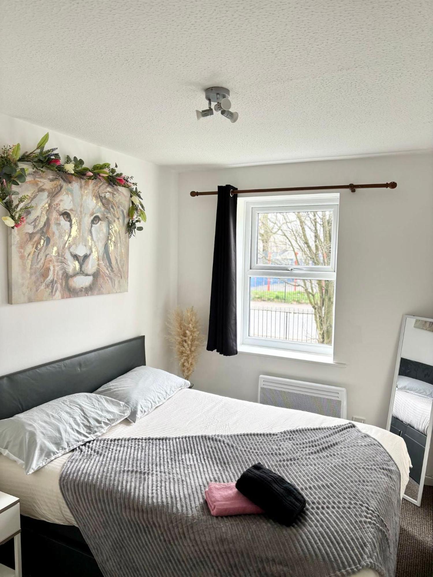 Stylish 2 Bed Centre Apartment