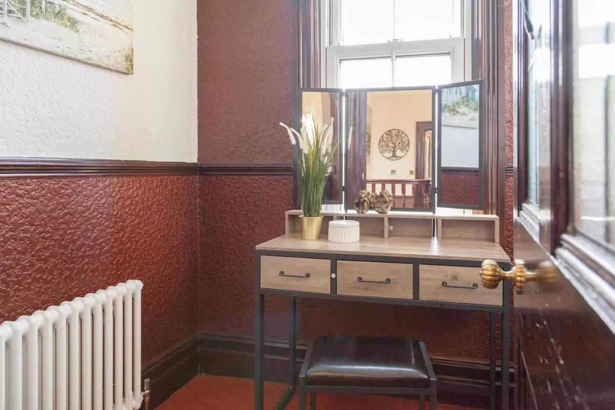 Apartment The Emerald In A 6 Bedroom Shared Victorian House Manchester